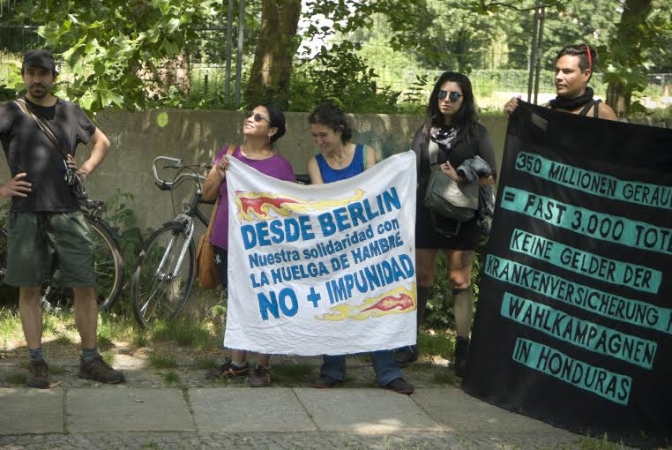 Protesta en Berlín: Marchas de las antorchas representan el salto a la calle del debate político sobre la corrupción e impunidad