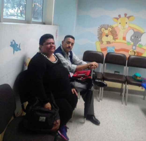 En la foto Tomy Morales y Carlos del Cid en Medicina Forense