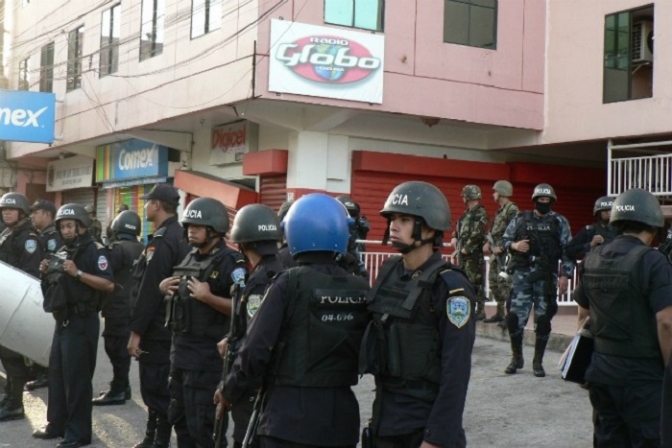 Militarización: Policía Nacional violenta derecho de libertad de expresión a periodistas de Radio Globo