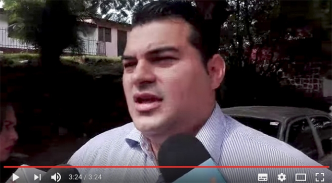 (Vídeo) Mi papá fue detenido por traspaso de un carro hace 8 años: hijo de Laureano Carbajal