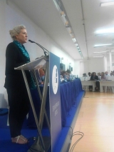 Jennifer Clement, presidenta de Pen International da la bienvenida a los delegados y delegadas al 82 Congreso que se desarrolla en Ourense, Galicia, España, toda la semana.