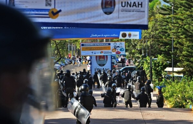 Contradictorias posiciones: FUSINA justifica heridos de bala pero rector de la UNAH condena invasión y pide investigación al MP